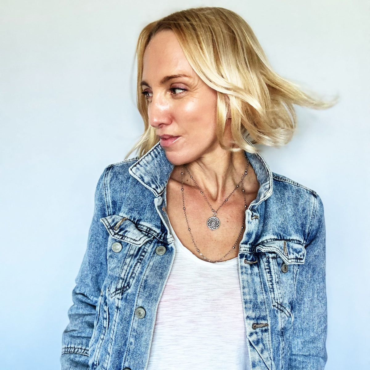 Clarity is Power Magnifying Glass Necklace Set