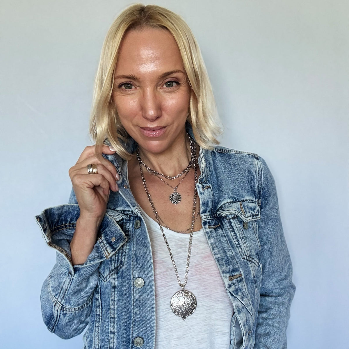 Clarity is Power Magnifying Glass Necklace Set