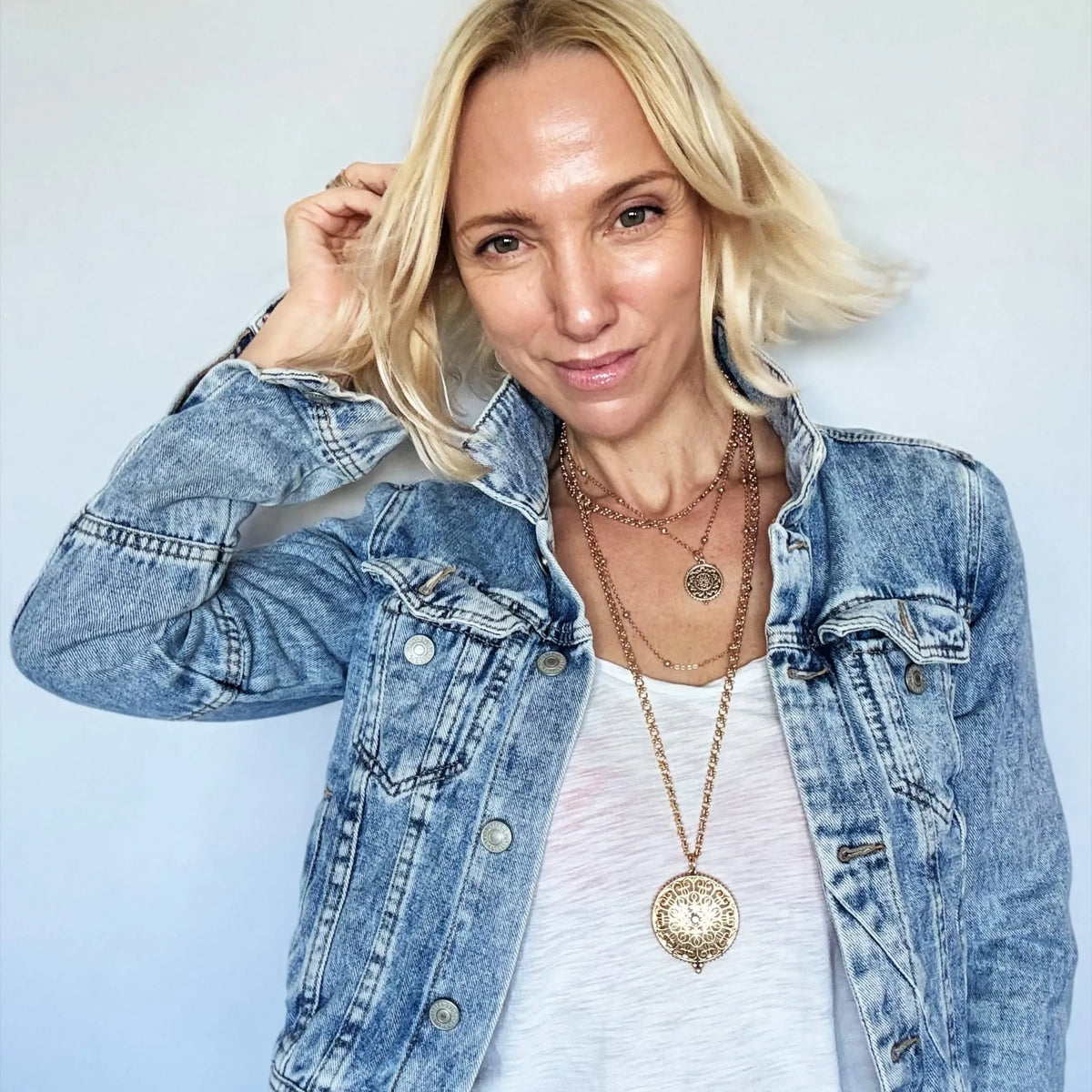 Clarity is Power Magnifying Glass Necklace Set